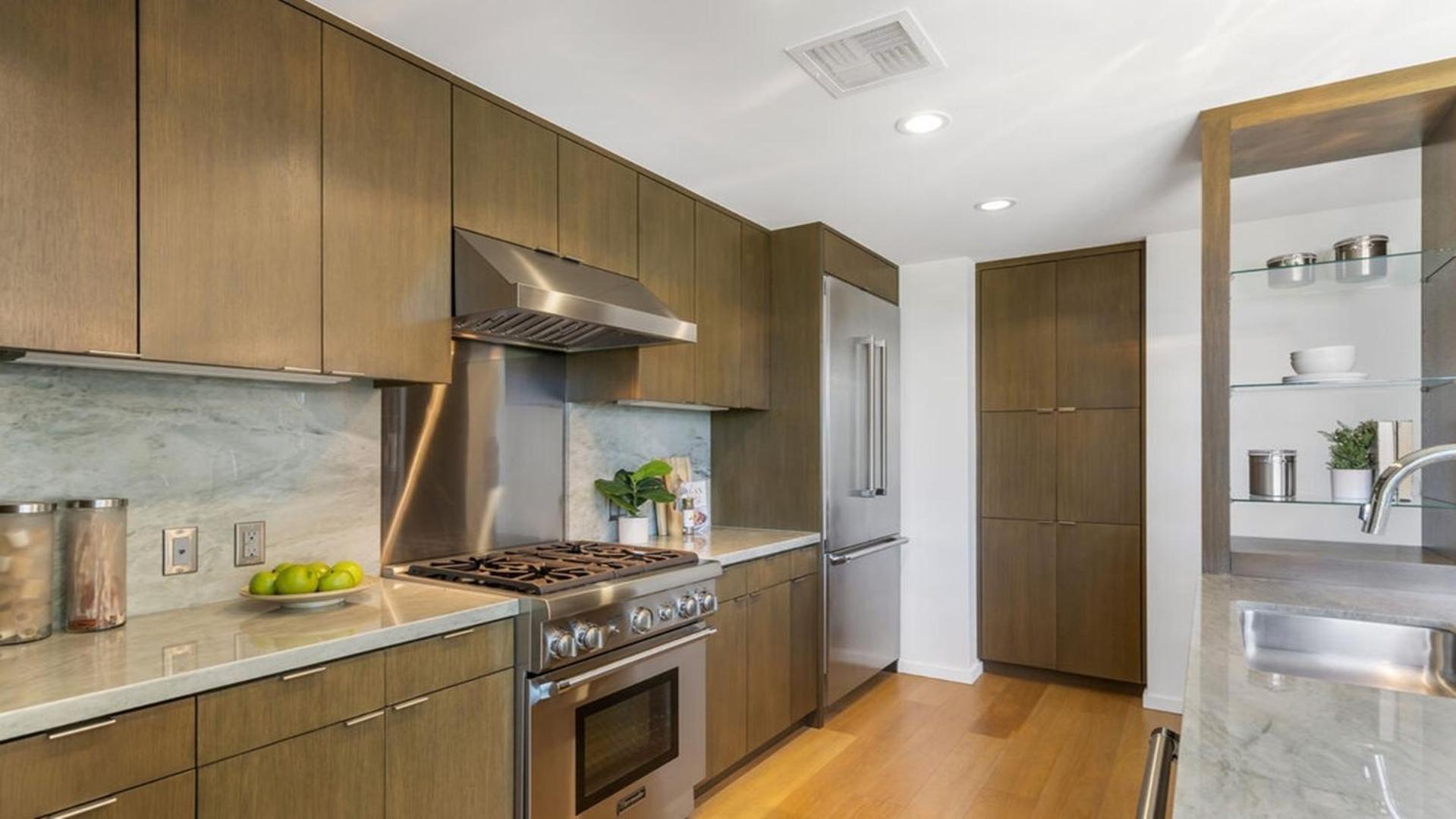 Two Bedrooms Floor To Ceiling Wrap-around Windows Apartamento